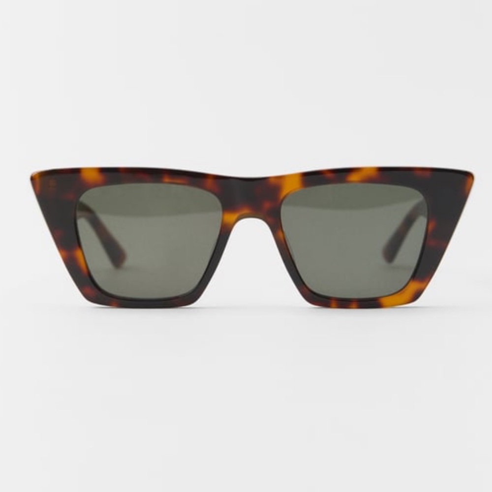 ✨ZARA Tortoiseshell Cat Eye Sunglasses✨